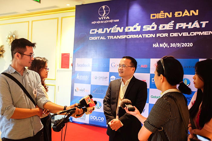 Ông Nguyễn Văn Hạ - CEO trang mạng xã hội Hahalolo trao đổi cùng các phóng viên